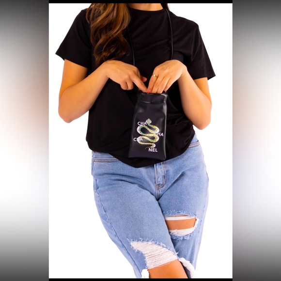 CROSSBODY POUCH- Eden Snake (Black) - Picture 1 of 4